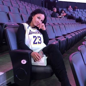 Meet your Posher, Maya